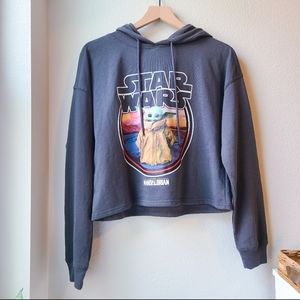 Star Wars Dark Gray Mandalorian Baby Yoda Cropped Hoodie